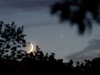37420CrLeDs - Moon - Venus   Each New Day A Miracle  [  Understanding the Bible   |   Poetry   |   Story  ]- by Pete Rhebergen